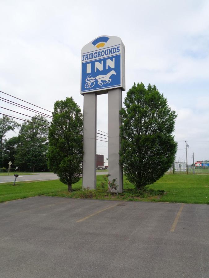 Fairgrounds Inn Du Quoin Exteriör bild